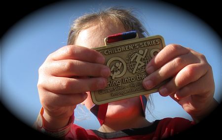 Inès et sa médaille